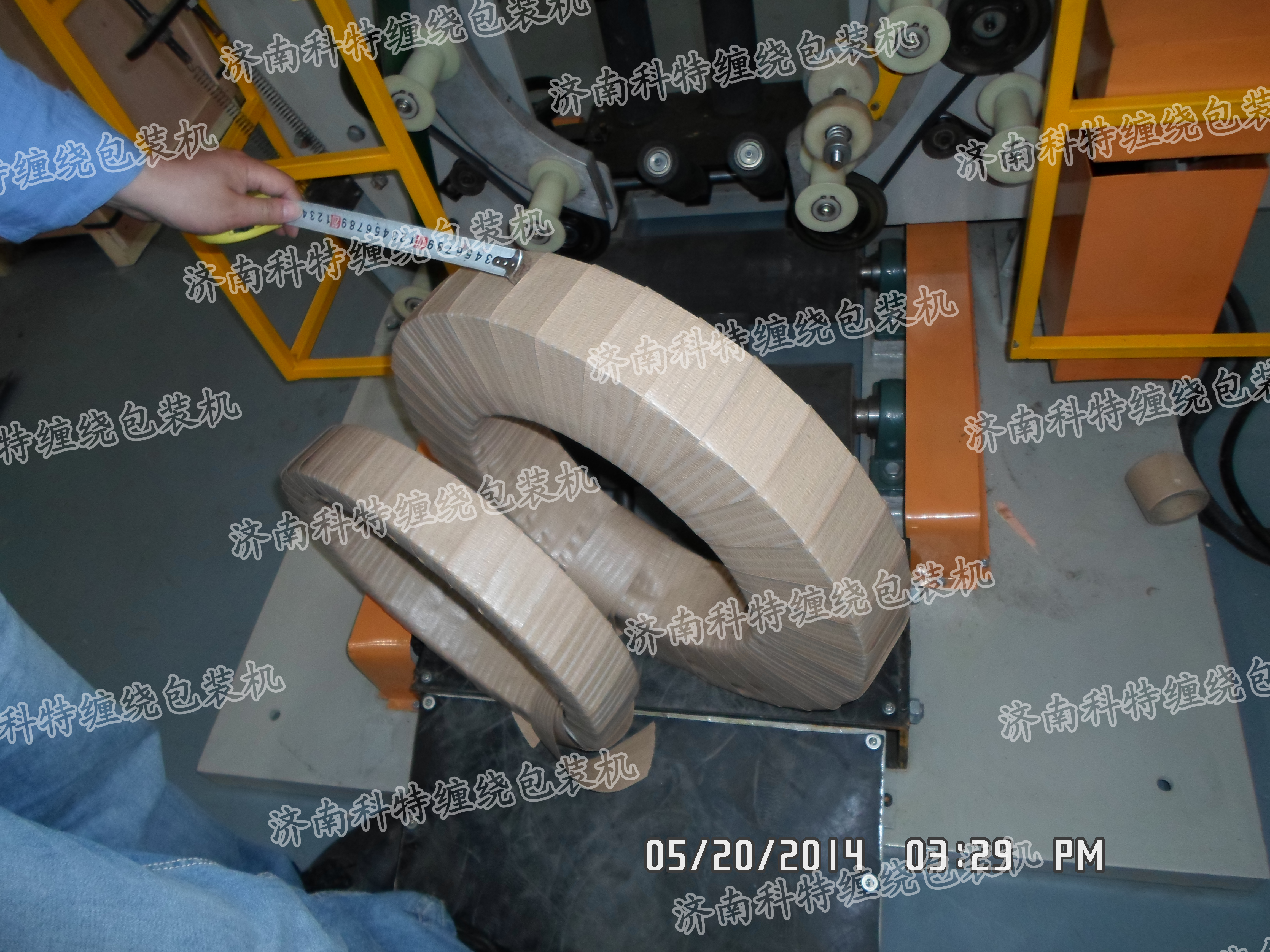 KTL-1000L立式環(huán)體鋼帶纏繞包裝機